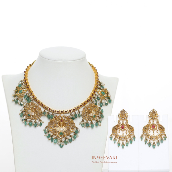 Sri Shakti Pachi Necklace Set