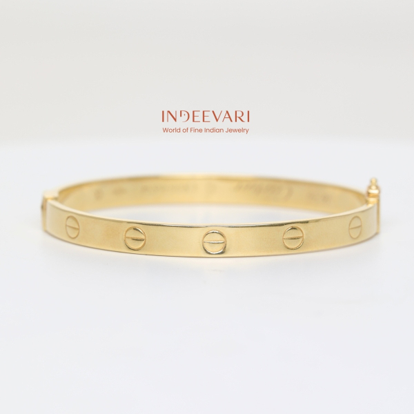 Classic Screw-Detail Bangle Bracelet 