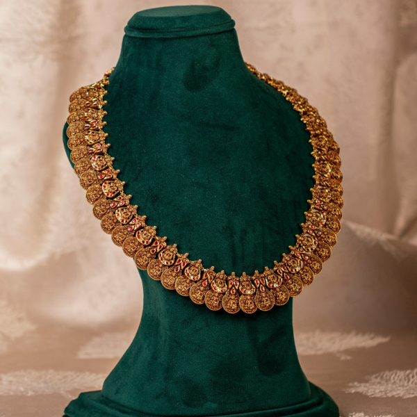 Surabhi Kasu Nakshi Haram