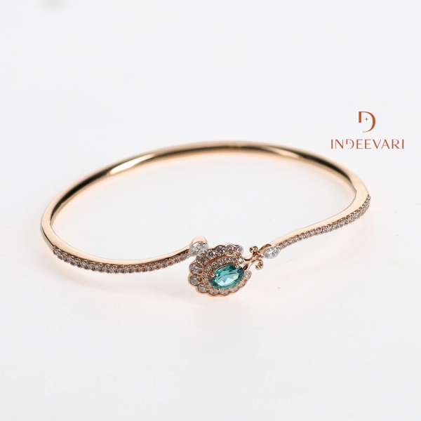 Nishara Diamond Kada