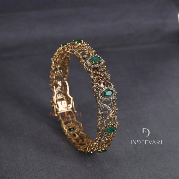 Nidhisha Diamond Kada
