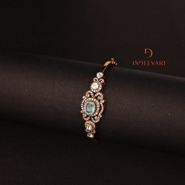 Swara Victorian Kada