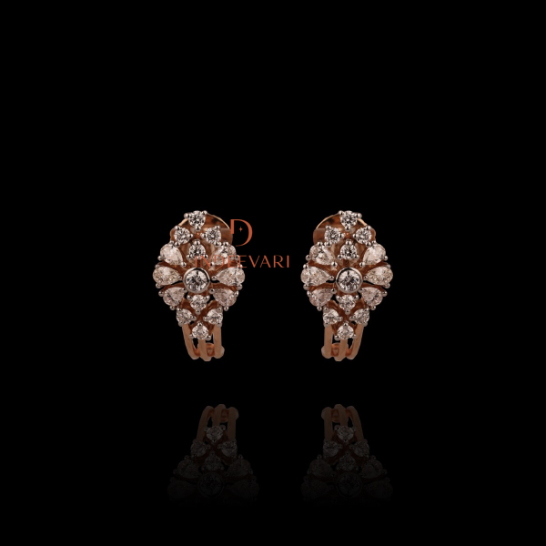Yashi Diamond Stud Earrings 