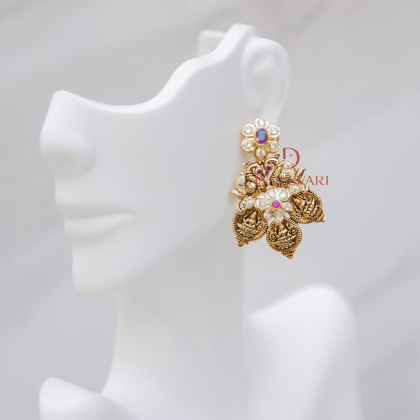Namanni Hanging Earrings