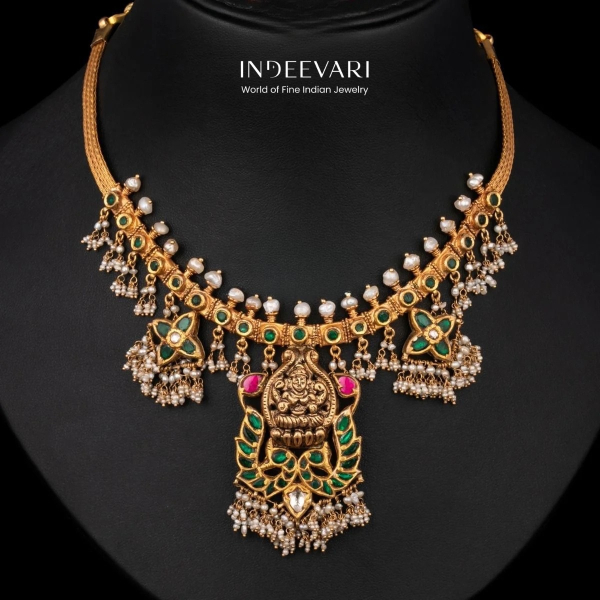 Devika Emerald Guttapusalu with Basara pearls
