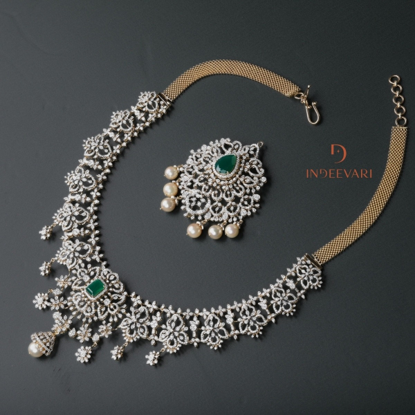 Dyuthi Detachable Diamond Necklace