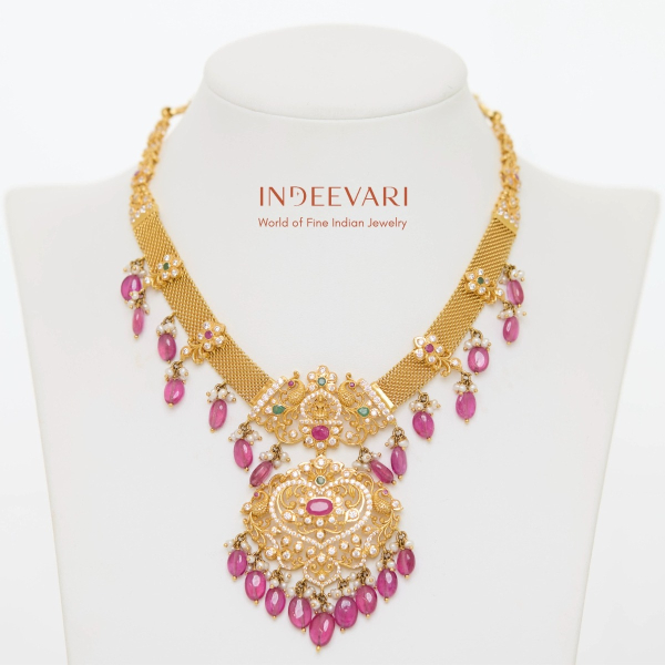 Amrithaa Pachi Mesh Necklace