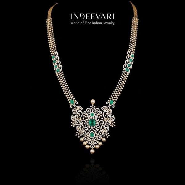 Inisa Diamond Necklace
