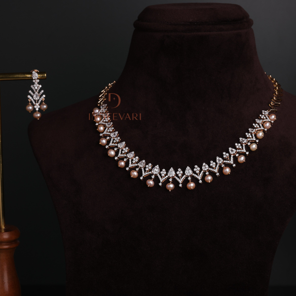 Kaaya Diamond and pearl necklace set