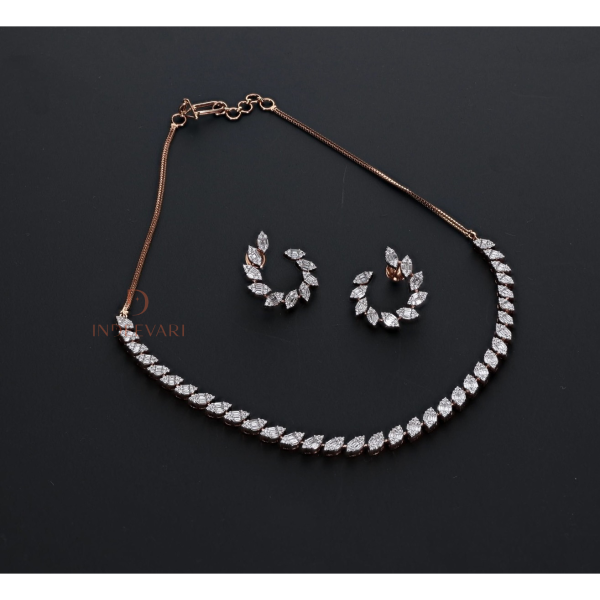 Swirl 18kt Diamond Necklace Set