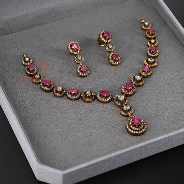 Victorian Exquisite Necklace Set