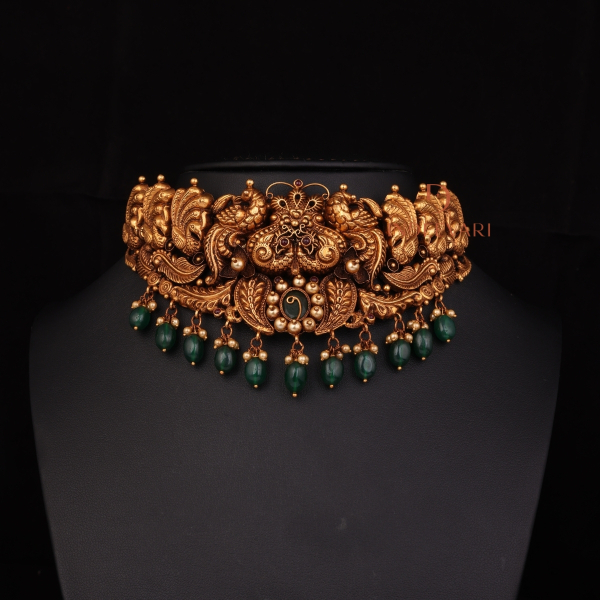 Dwiti Nakshi Choker