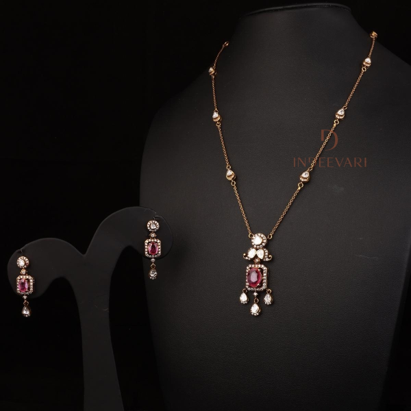 Sahibo Victorian Necklace Set