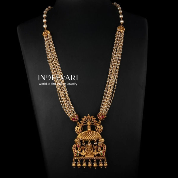 Heritage Ganesh Pendant With Pearl Bunch
