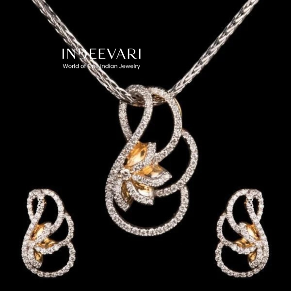 Curved Beauty Diamond Pendant Set