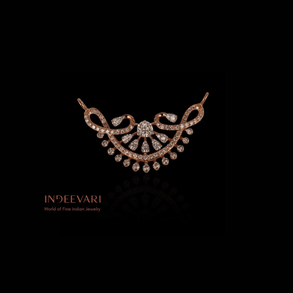 Dakshiyani Diamond Pendant