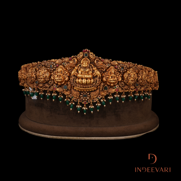 Aashni Devi Regal Nakshi Vaddanam